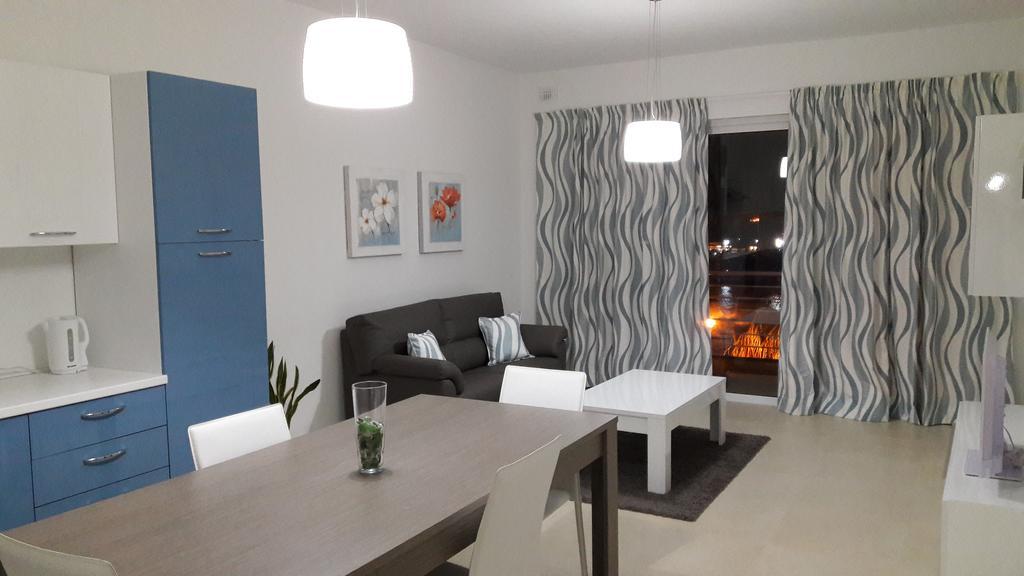Blue Skies Apartment Марсаскала Екстериор снимка
