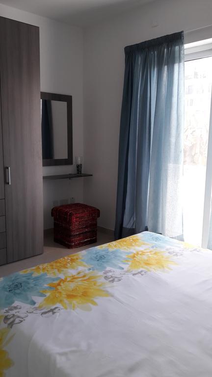 Blue Skies Apartment Марсаскала Екстериор снимка